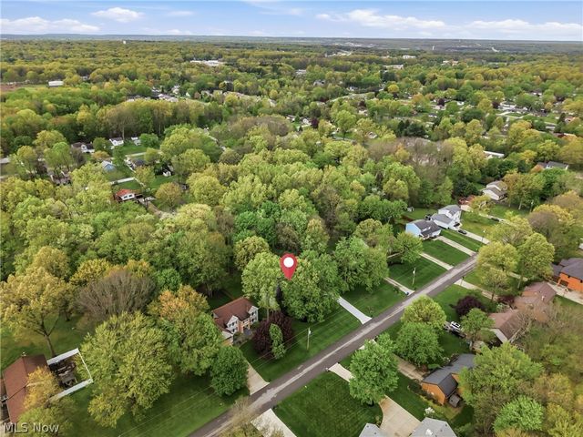 1178 Logan Woods Drive, Hubbard, OH 44425