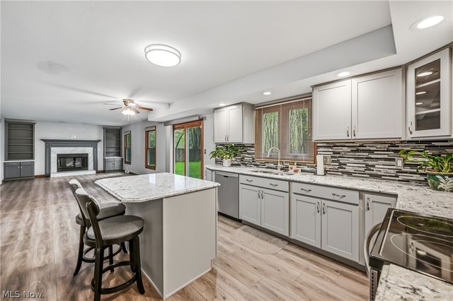 1178 Logan Woods Drive, Hubbard, OH 44425