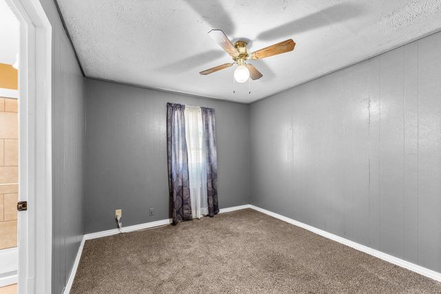 2406 W High Street, Springfield, MO 65803