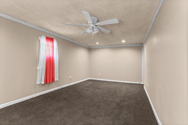 2406 W High Street, Springfield, MO 65803