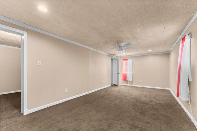 2406 W High Street, Springfield, MO 65803