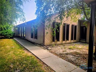 2735 Navarre Avenue, 405, Oregon, OH 43616