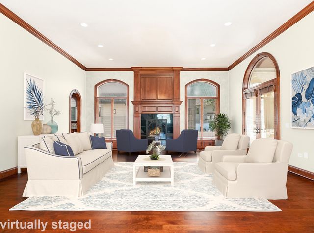 712 E Hillside Road, Naperville, IL 60540