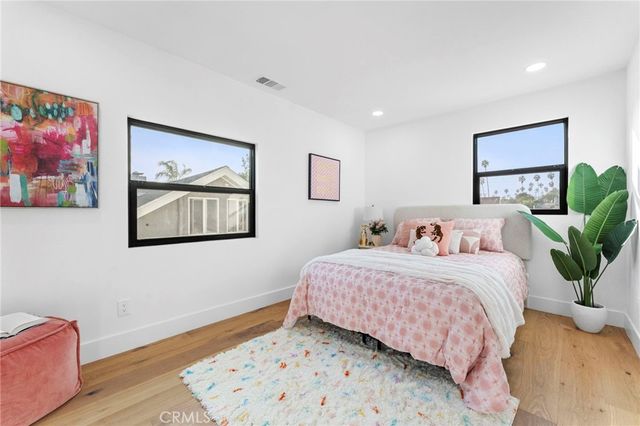 5334 S Hillcrest Drive, Los Angeles, CA 90043