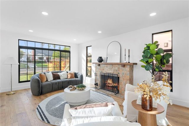 5334 S Hillcrest Drive, Los Angeles, CA 90043