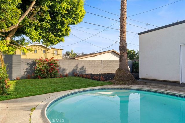 5334 S Hillcrest Drive, Los Angeles, CA 90043