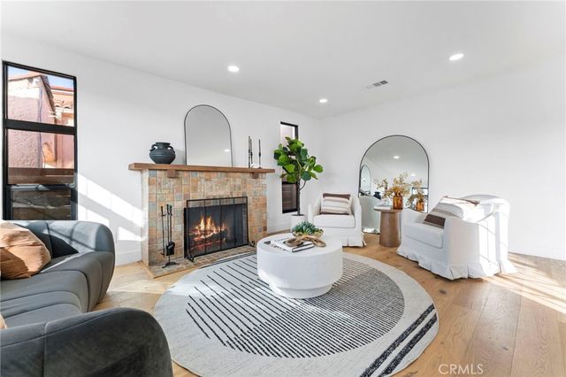 5334 S Hillcrest Drive, Los Angeles, CA 90043