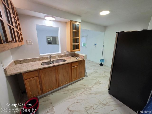 18344 Shiawassee Drive, Detroit, MI 48219