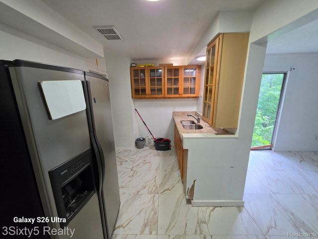 18344 Shiawassee Drive, Detroit, MI 48219