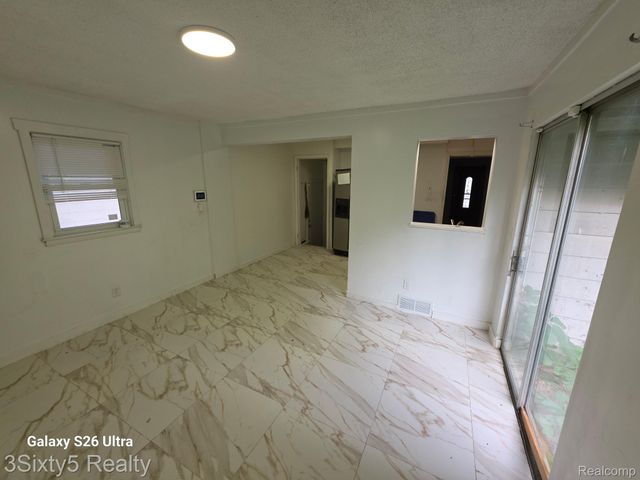 18344 Shiawassee Drive, Detroit, MI 48219