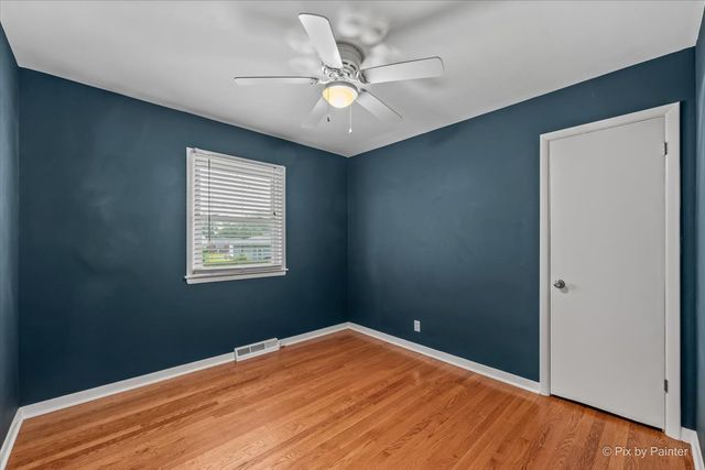 326 Farview Drive, North Aurora, IL 60542