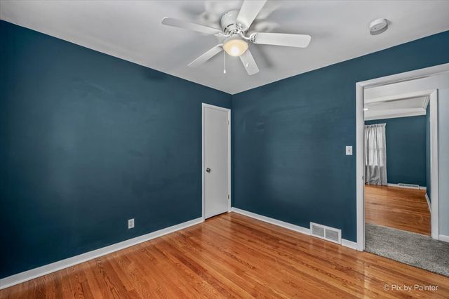326 Farview Drive, North Aurora, IL 60542