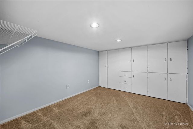 326 Farview Drive, North Aurora, IL 60542