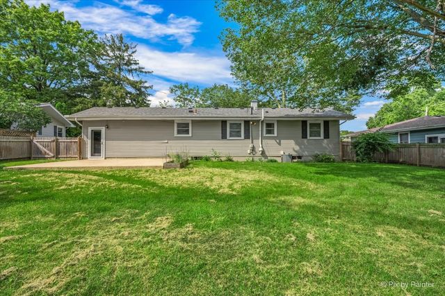 326 Farview Drive, North Aurora, IL 60542