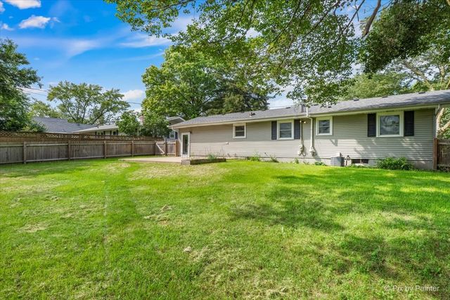 326 Farview Drive, North Aurora, IL 60542