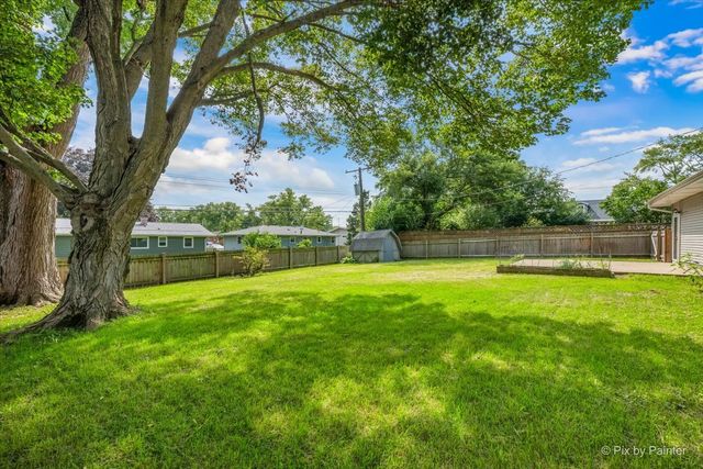 326 Farview Drive, North Aurora, IL 60542