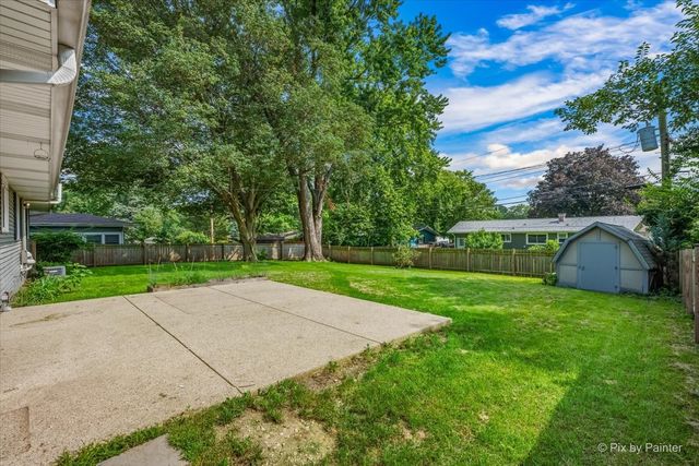 326 Farview Drive, North Aurora, IL 60542
