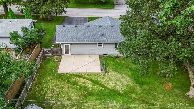326 Farview Drive, North Aurora, IL 60542
