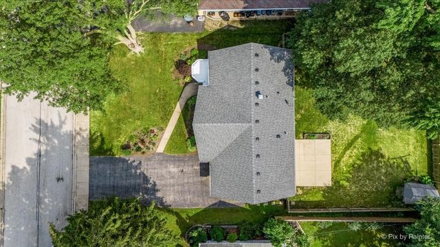 326 Farview Drive, North Aurora, IL 60542