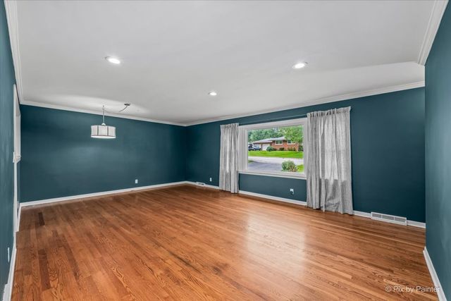 326 Farview Drive, North Aurora, IL 60542