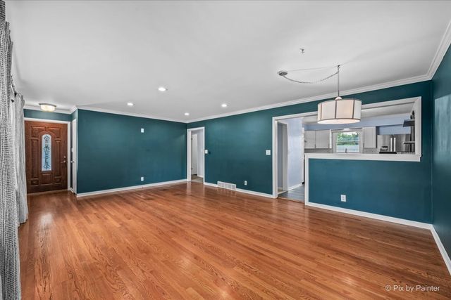 326 Farview Drive, North Aurora, IL 60542