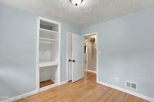 7708 Sierra Trail, Louisville, KY 40214
