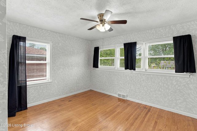 7708 Sierra Trail, Louisville, KY 40214