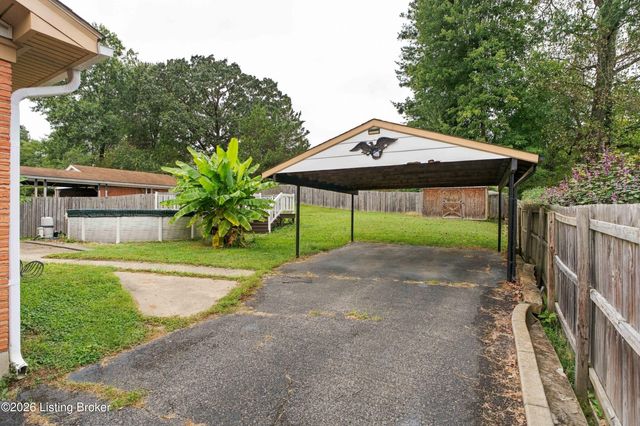7708 Sierra Trail, Louisville, KY 40214