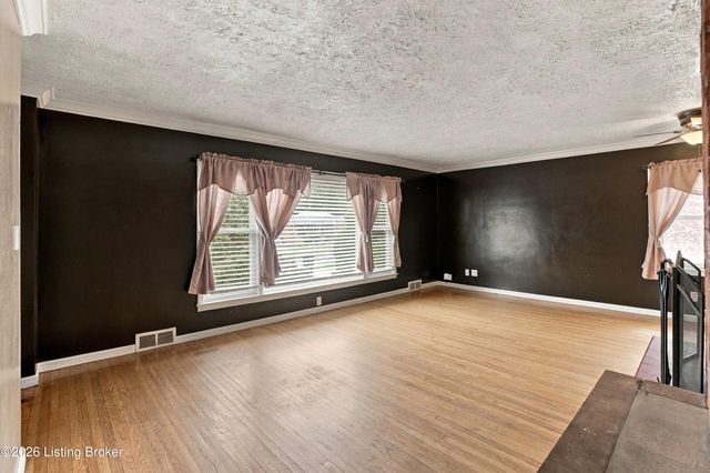 7708 Sierra Trail, Louisville, KY 40214