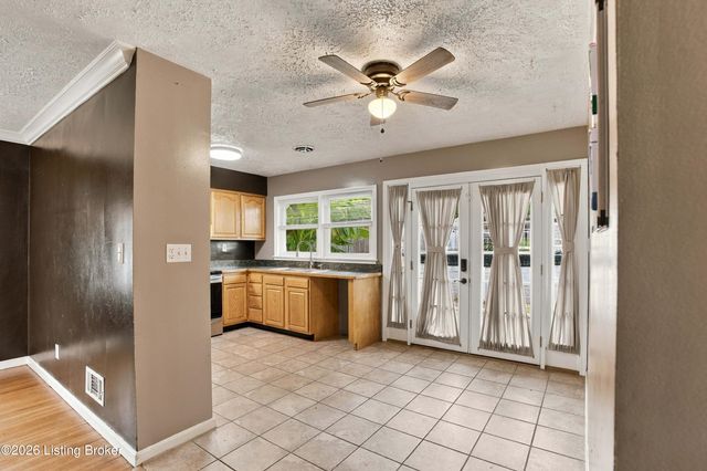 7708 Sierra Trail, Louisville, KY 40214