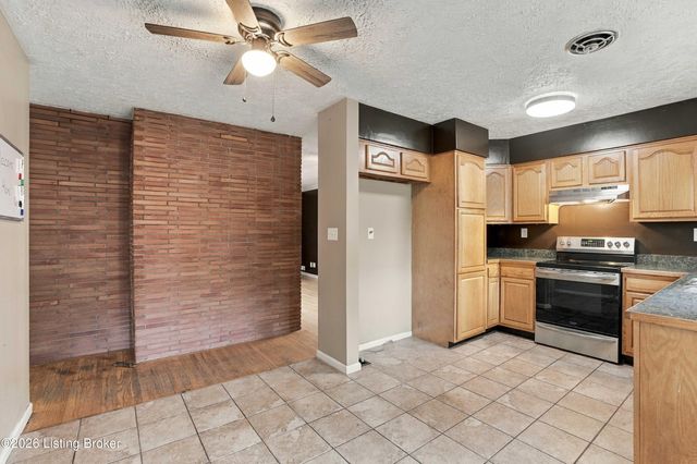 7708 Sierra Trail, Louisville, KY 40214