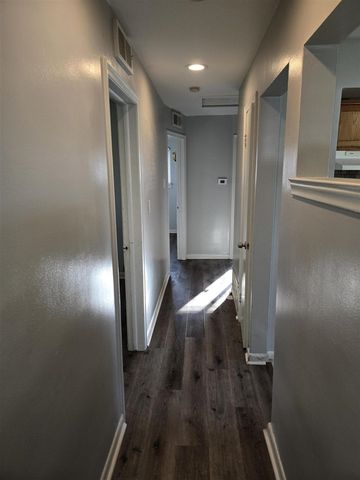 27294 W Pleasant Ridge Drive, Dearborn Heights, MI 48127