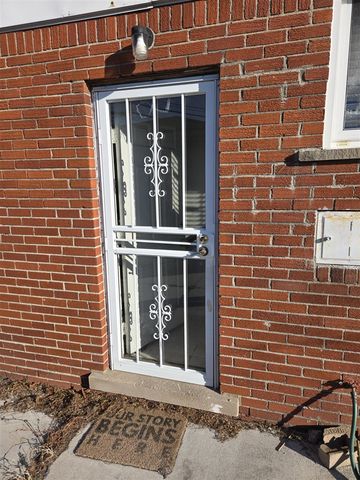 27294 W Pleasant Ridge Drive, Dearborn Heights, MI 48127