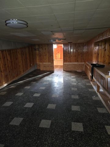 27294 W Pleasant Ridge Drive, Dearborn Heights, MI 48127