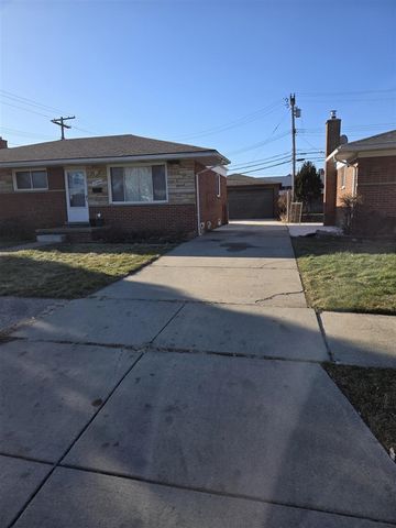 27294 W Pleasant Ridge Drive, Dearborn Heights, MI 48127