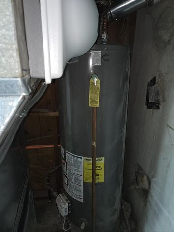 27294 W Pleasant Ridge Drive, Dearborn Heights, MI 48127