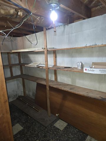 27294 W Pleasant Ridge Drive, Dearborn Heights, MI 48127