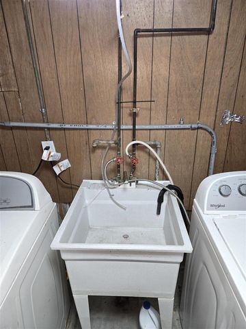 27294 W Pleasant Ridge Drive, Dearborn Heights, MI 48127