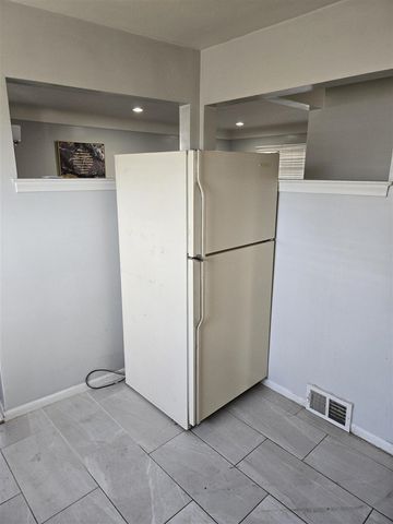 27294 W Pleasant Ridge Drive, Dearborn Heights, MI 48127