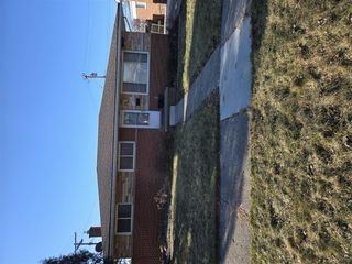 27294 W Pleasant Ridge Drive, Dearborn Heights, MI 48127