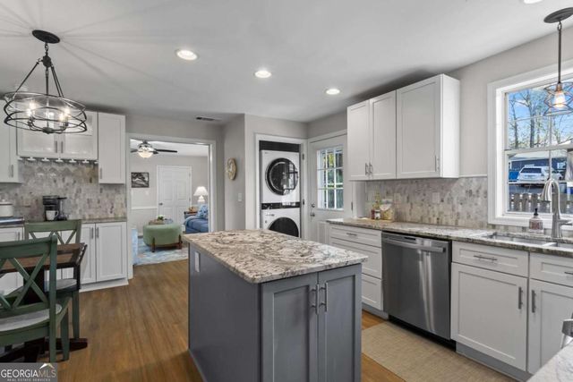 3045 Dunn Street SE, Smyrna, GA 30080