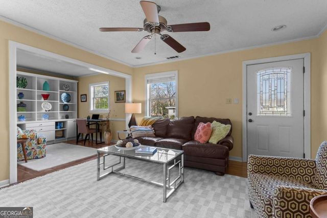 3045 Dunn Street SE, Smyrna, GA 30080