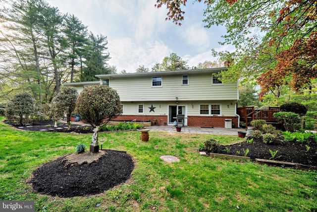 12 FORREST BLEND DR, Titusville, NJ 08560
