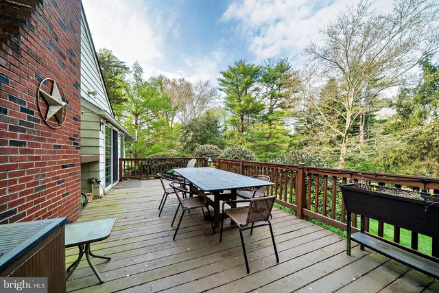 12 FORREST BLEND DR, Titusville, NJ 08560