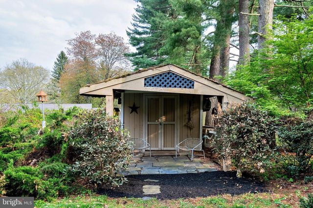 12 FORREST BLEND DR, Titusville, NJ 08560