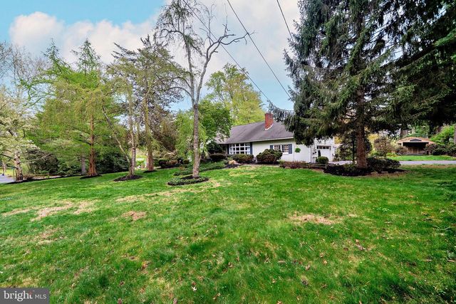 12 FORREST BLEND DR, Titusville, NJ 08560