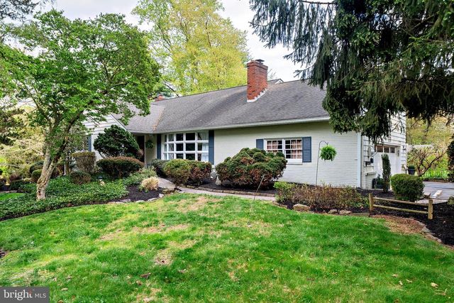 12 FORREST BLEND DR, Titusville, NJ 08560