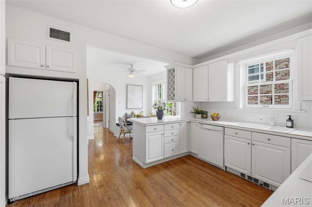 7529 Wellington Way 1, Clayton, MO 63105