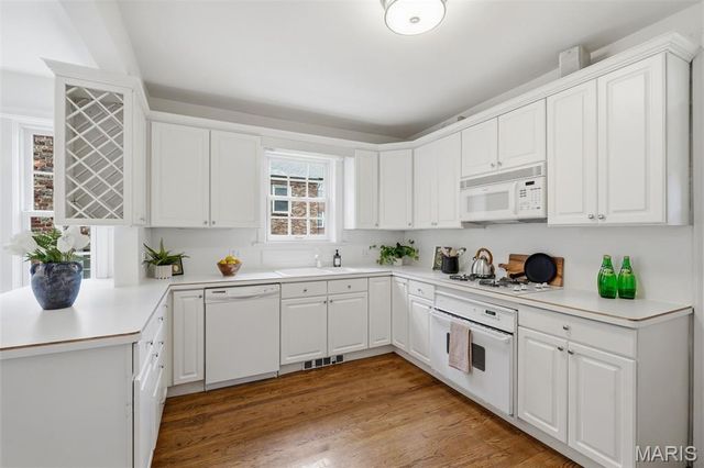 7529 Wellington Way 1, Clayton, MO 63105