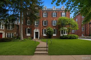 7529 Wellington Way 1, Clayton, MO 63105